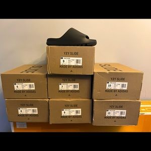 Authentic adidas Yeezy slides onyx sz6-7-8-11-12 left.